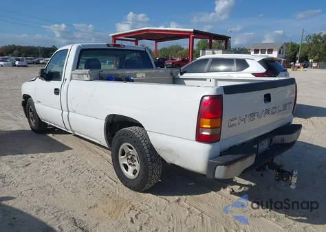 2000 Chevrolet Silverado 1500 z USA, uszkodzony, nr VIN 1GCEC14V9YE327407